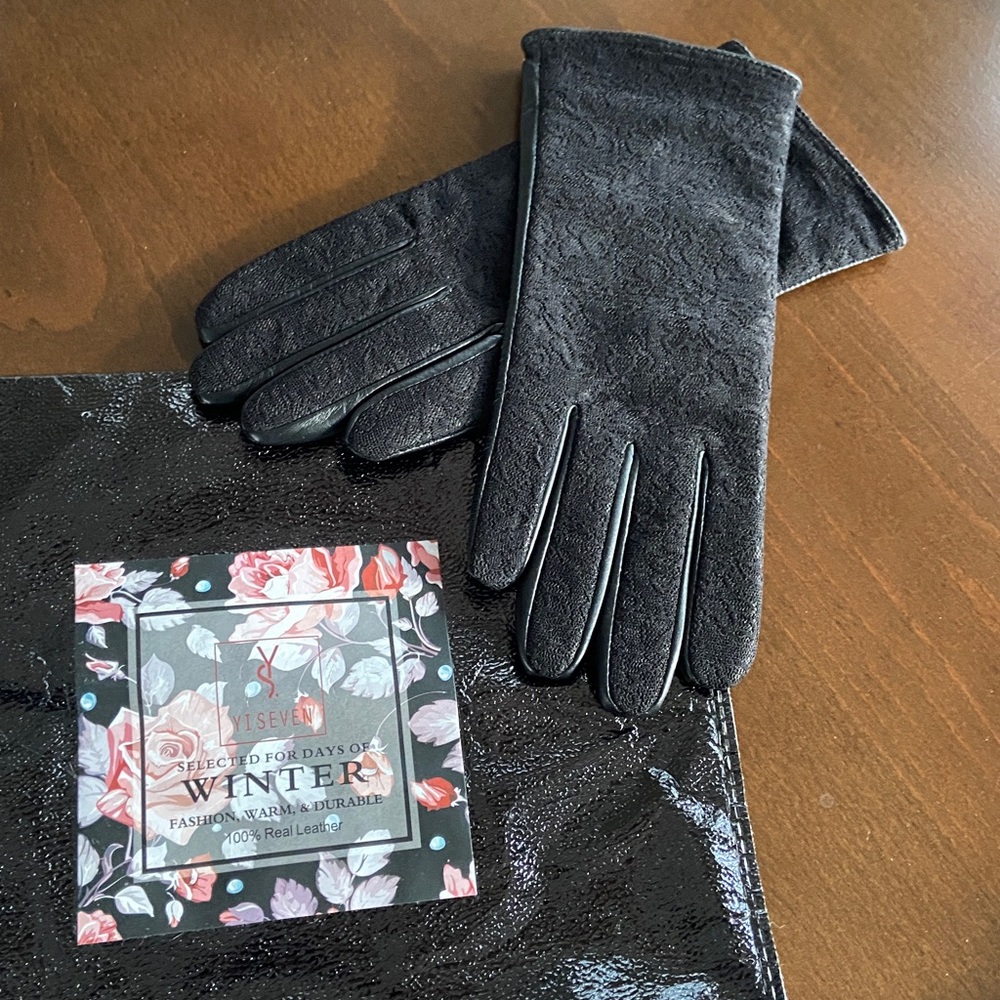 Sale! Ladies Black Lace Covered Leather Gloves. NWT